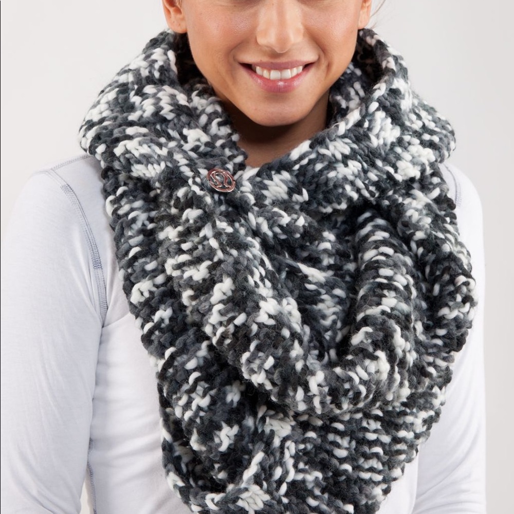 Lululemon wool scarf